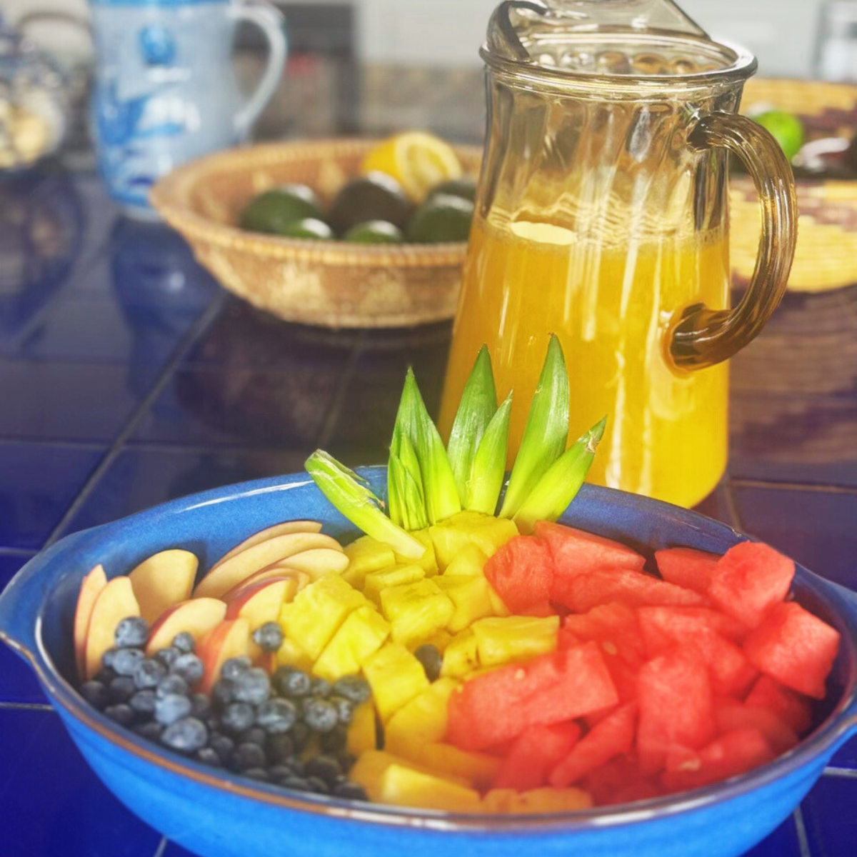 Breakfast Fruit Platter with Juice (Serves 4)