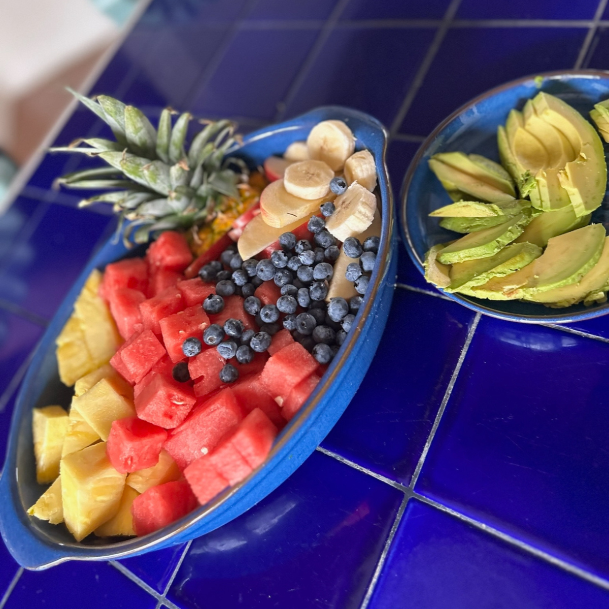 Breakfast Fruit Platter with Juice (Serves 4)